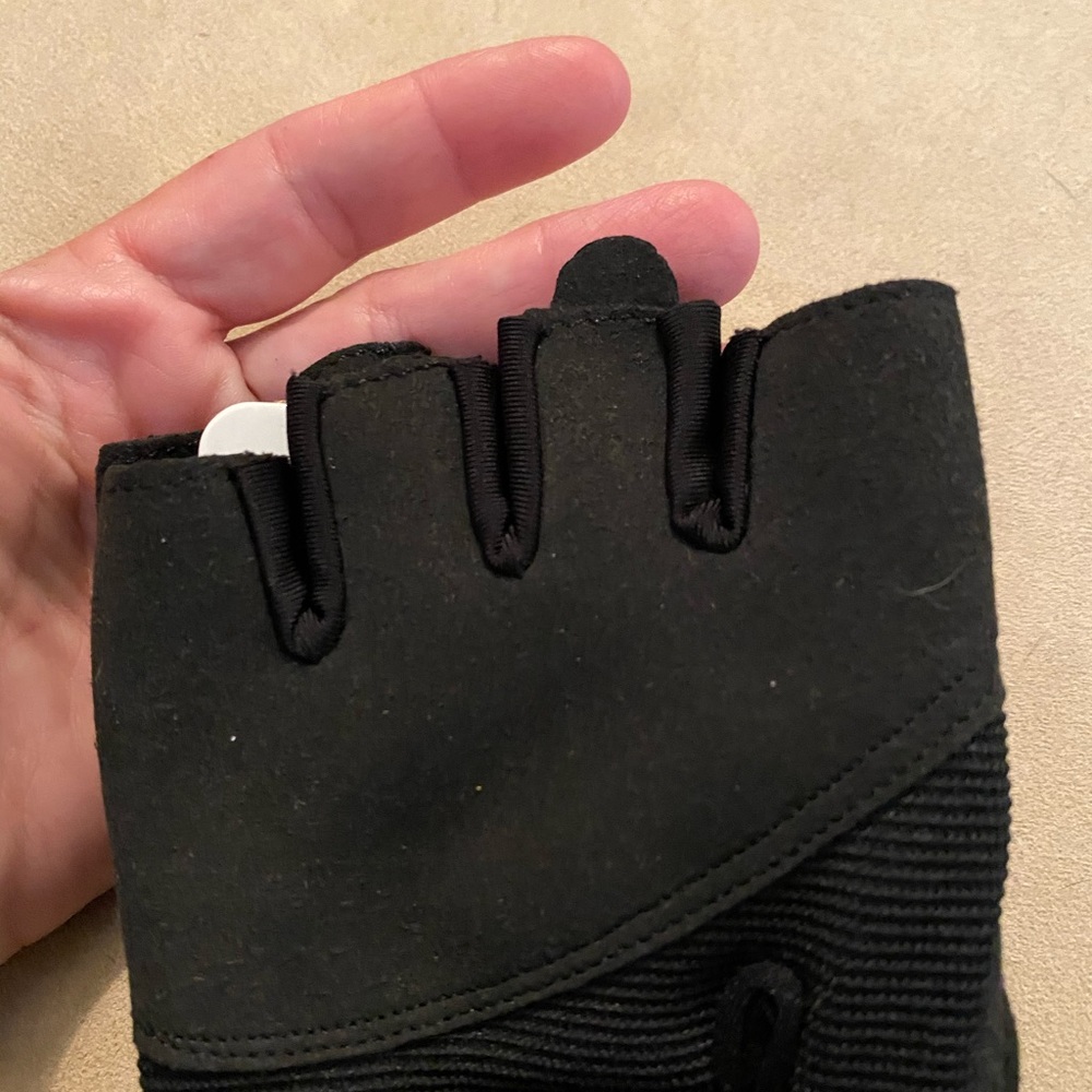 Gold’s Gym weight lifting gloves